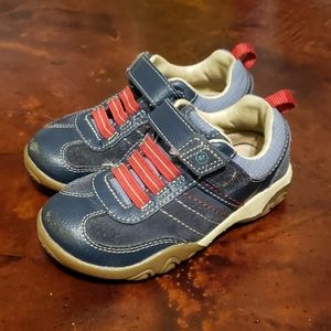 Stride Rite toddler boys 9 xw sneakers